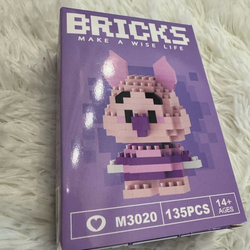 Piglet Winnie the Pooh BRICKS Pink & Purple Pixel Building Set - 135 PCS